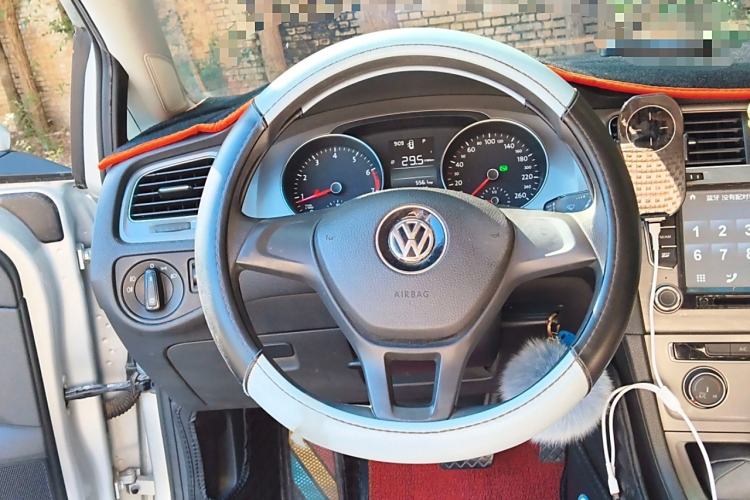 Used Volkswagen Golf 2014 1.6L Automatic Fashion Model
