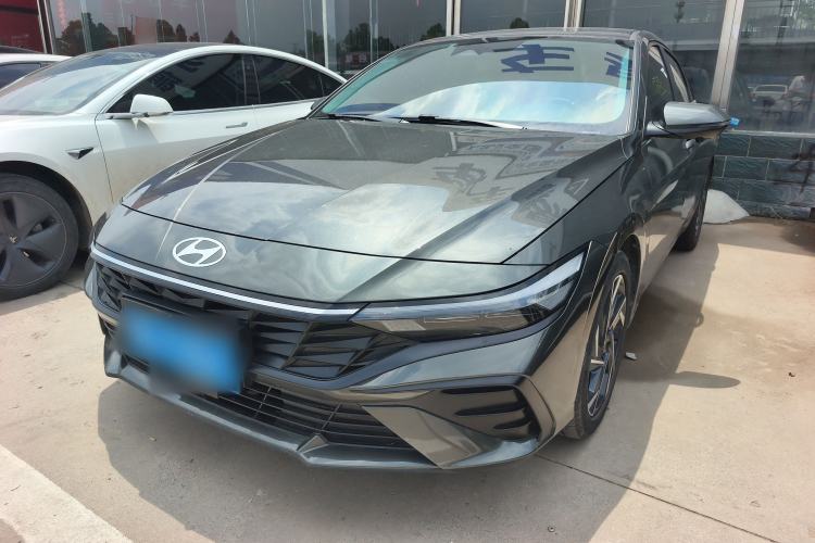 Used Hyundai Elantra 2023 1.5L CVT LUX Prestige Edition

