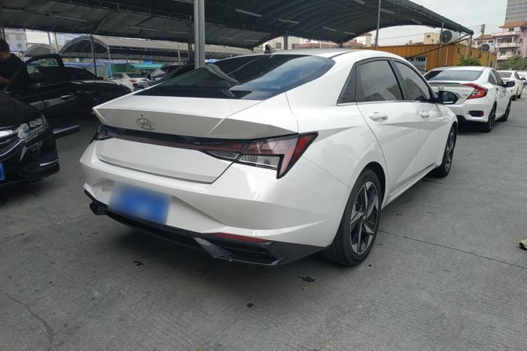 Used Hyundai Elantra 2022 1.5L CVT LUX Prestige Edition
