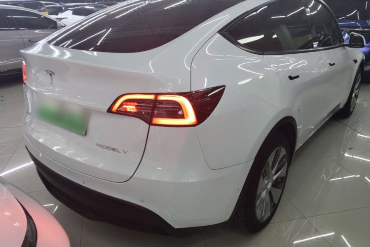 Used Tesla Model Y 2022 Long-Range All-Wheel-Drive Version