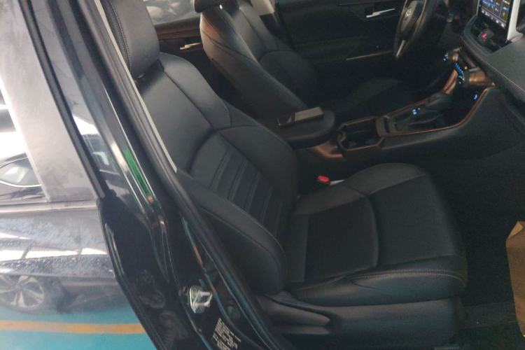 Used Toyota Wildlander 2020 2.0L CVT 4x4 Luxury Edition
