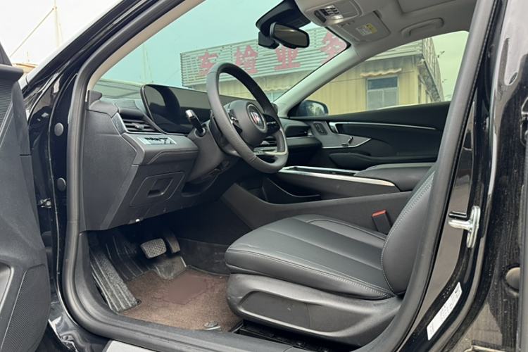 Used Buick LaCrosse 2025 28T Platinum Edition
