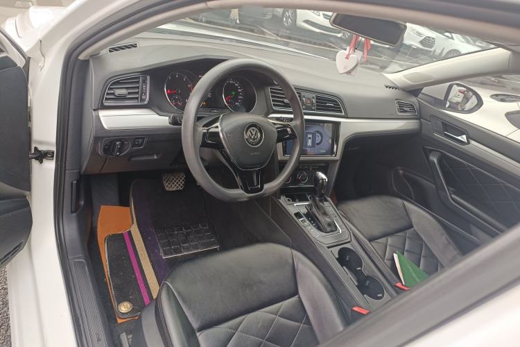 Used Volkswagen Lamando 2017 230TSI DSG Fashion Edition
