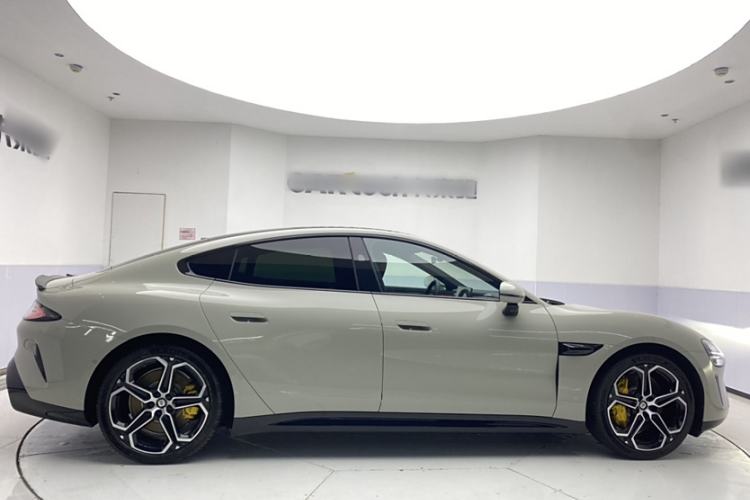 Used  SU7 2024 Rear-Drive Long-Range Intelligent Driving Version
