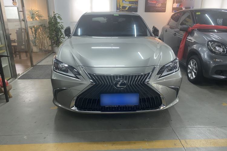 Used Lexus ES 2020 260 Excellence Edition
