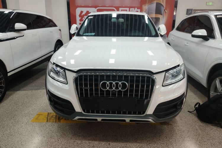 Used Audi Q5 2018 Collector's Edition 40 TFSI Technology Model