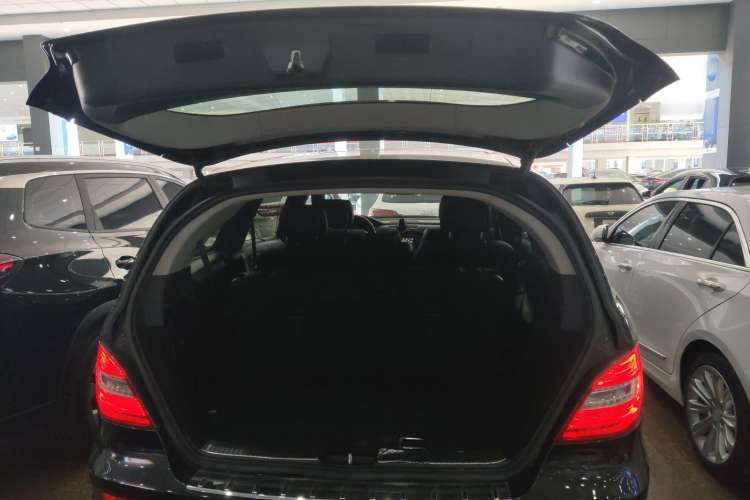 Used Mercedes-Benz R-Class 2014 R 320 4MATIC Business Model
