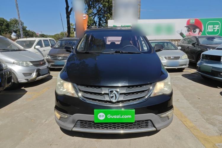 Used Baojun 730 2014 1.5L manual Comfort ESP version 7 seats
