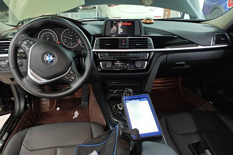 Used BMW 3 Series 2016 320Li Ambition Model
