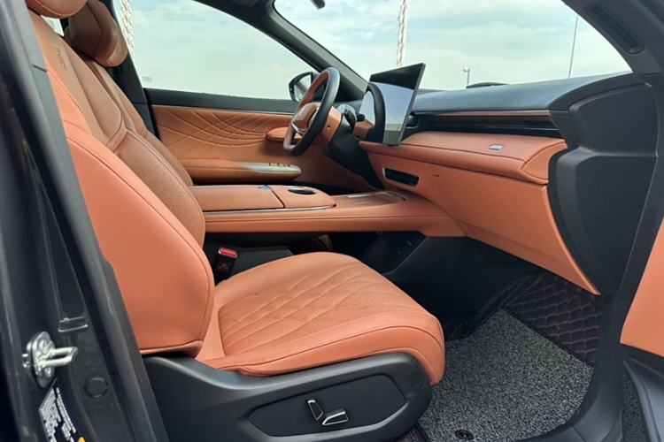 Used  S07 2023 200Max Range-Extended Version
