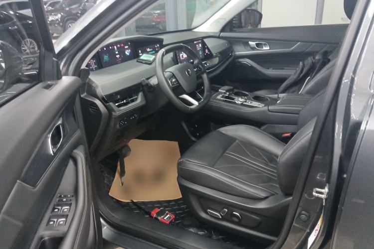 Used Changan UNI-K 2023 2.0T Two-Wheel Drive YueShang Trim