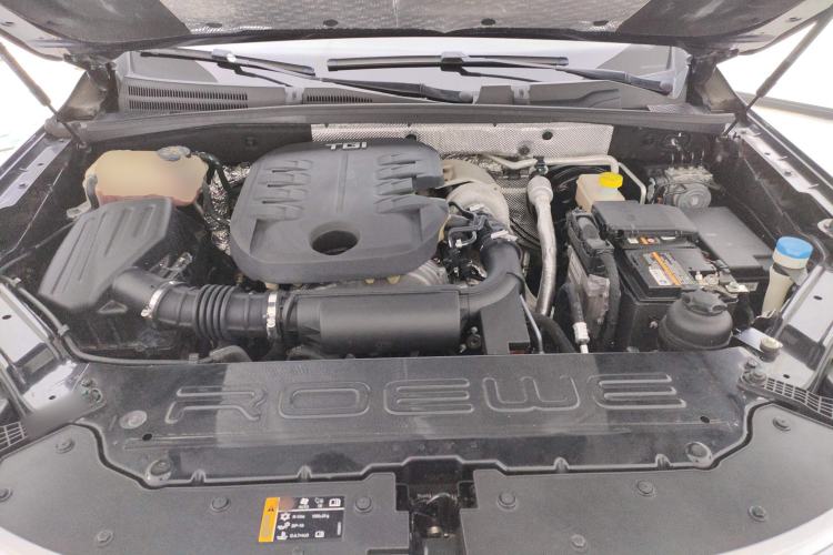 Used Roewe RX8 2018 30T Smart Connectivity Two-Wheel Drive Flagship Edition
