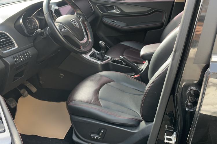 Used Baojun 560 2015 1.8L Manual Luxury Model