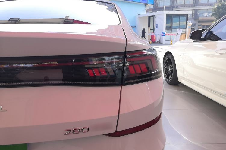 Used Volkswagen Lamando 2023 Lavida L 280TSI DSG Cool & Spicy Edition
