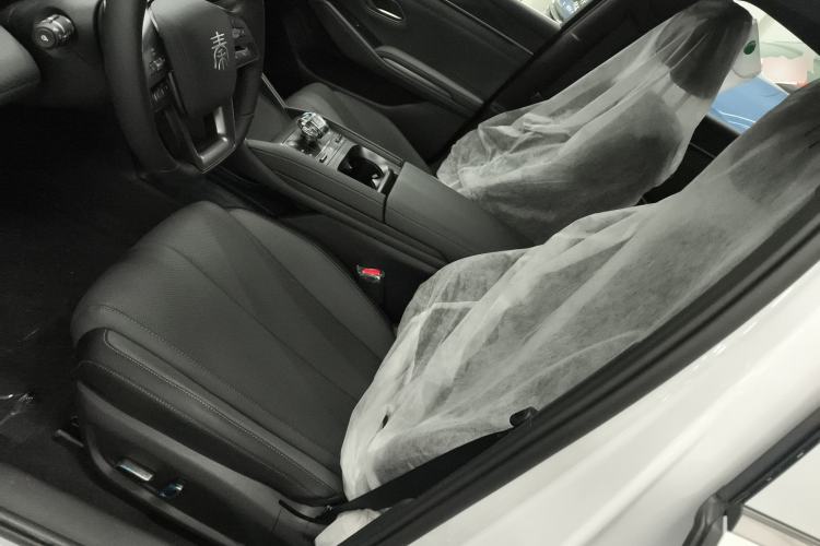 Used BYD Qin L 2025 DM-i Smart Drive 120KM Leading Model