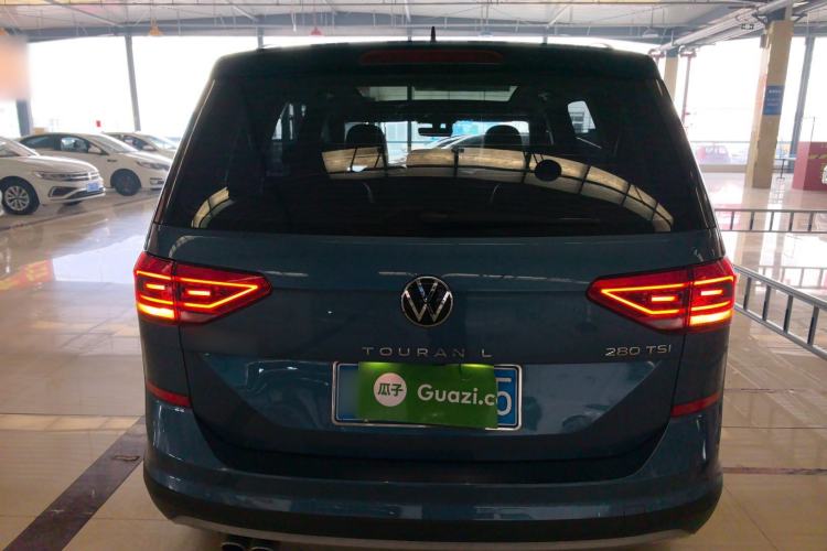 Used Volkswagen Touran 2022 Volkswagen Touran L 280TSI DSG Boundary Edition 7 Seats
