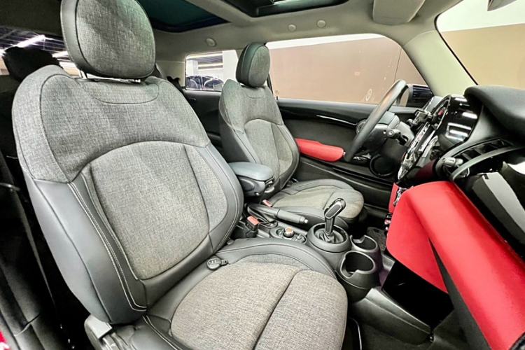 Used  MINI 2019 1.5T COOPER Classic Edition
