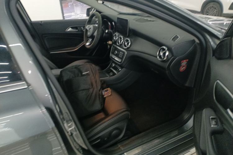 Used Mercedes-Benz GLA 2017 GLA 220 4MATIC Fashion Model
