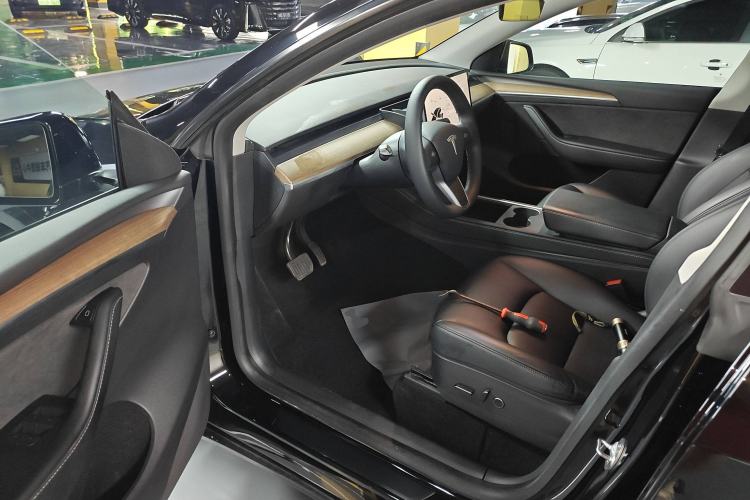 Used Tesla Model Y 2022 Rear-Wheel-Drive Version
