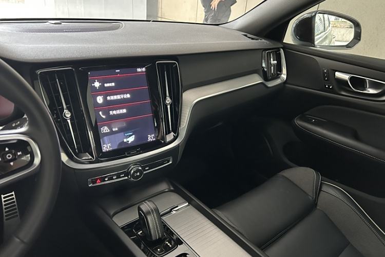 Used Volvo S60 2022 B4 Zhiyuan Sport Edition
