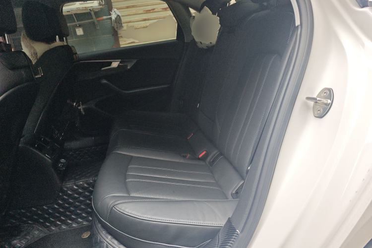 Used Audi A4L 2022 40 TFSI Luxury Dynamic Model
