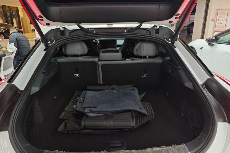 Used Zeekr 001 2023 WE Edition 100 kWh