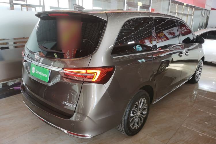 Used Buick GL8 2023 Facelifted Land Cruiser Executive Luxury Version
