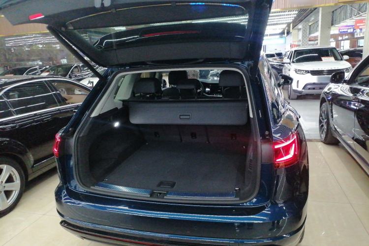 Used Volkswagen Touareg 2021 3.0 TSI Luxury Edition Black Diamond Sport Package
