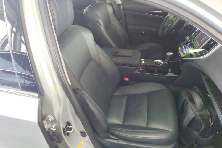 Used Toyota Crown 2015 2.0T Fashion Edition
