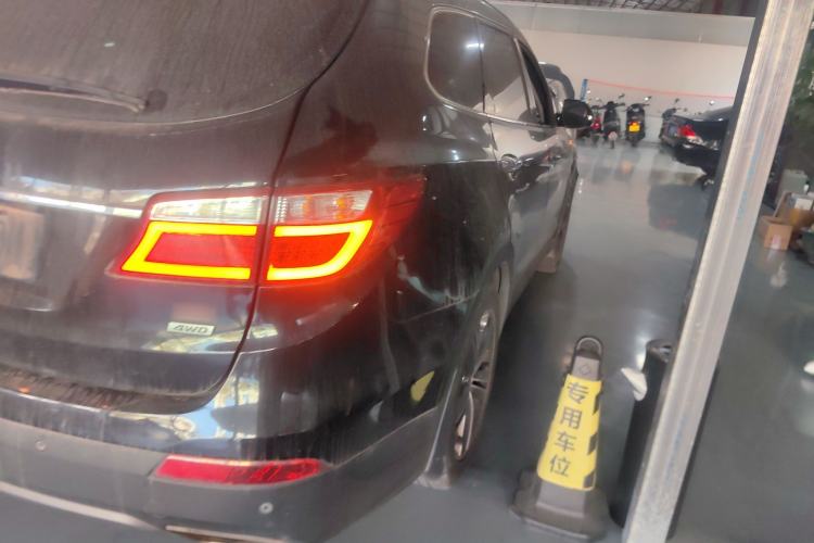 Used Hyundai Grand SantaFe 2013 3.0L 7-seat Four-Wheel-Drive Luxury Edition