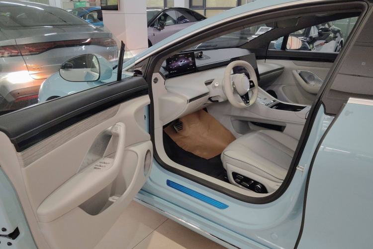 Used Hima Luxeed S7 2024 Max+
