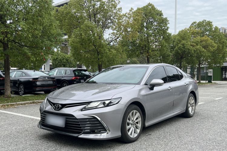 Used Toyota Camry 2021 2.0G Luxury Edition
