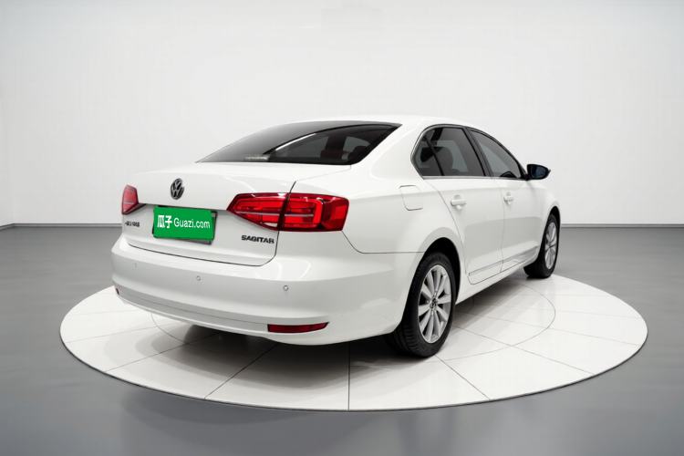 Used Volkswagen Sagitar 2015 1.6L Automatic Comfort Model
