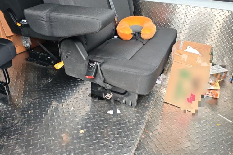 Used JMC Fushun 2025 2.0T 6MT Diesel Mid-Roof Mid-Height Commercial Multi-Purpose 7-Seater Passenger Vehicle
