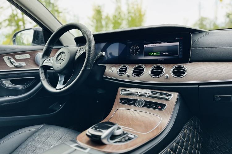 Used Mercedes-Benz E-Class 2018 Facelift E 300 L Luxury Edition
