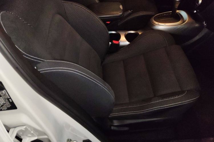 Used Infiniti ESQ 2014 1.6L Spontaneous Edition
