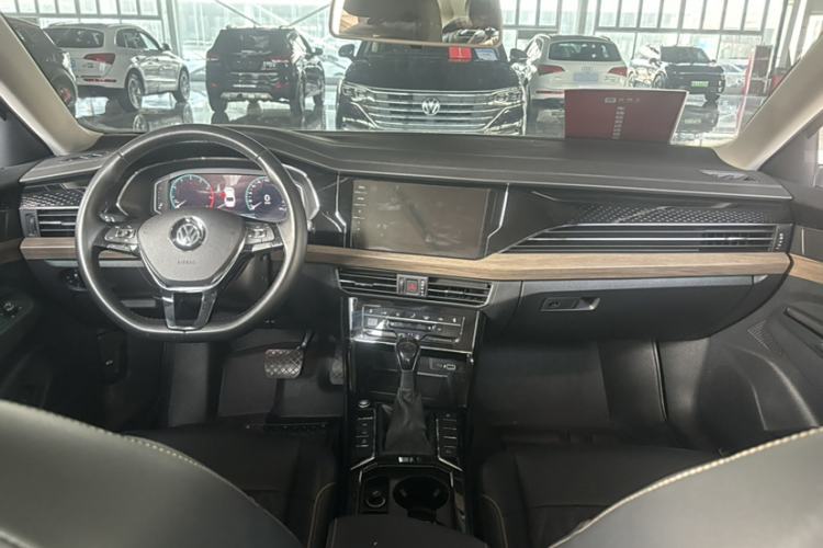 Used Volkswagen Passat 2020 330TSI Luxury Edition China VI
