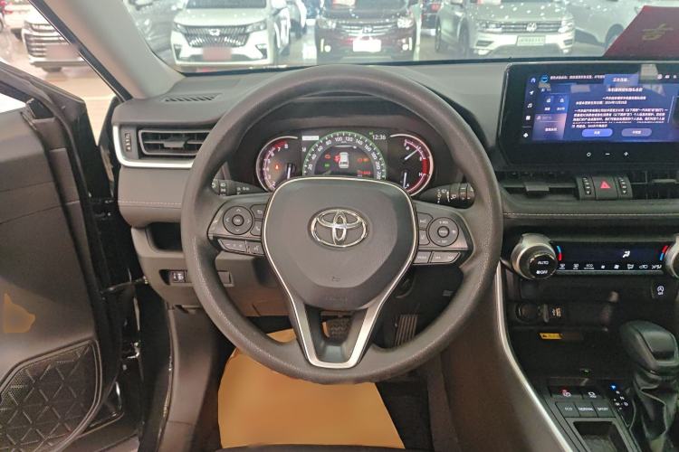 Used Toyota RAV4 2023 2.0L CVT Two-Wheel Drive Fashion Edition
