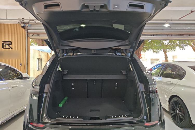 Used Land Rover Range Rover Evoque 2024 Aurora L 249 PS Prestige Light-Chasing Edition
