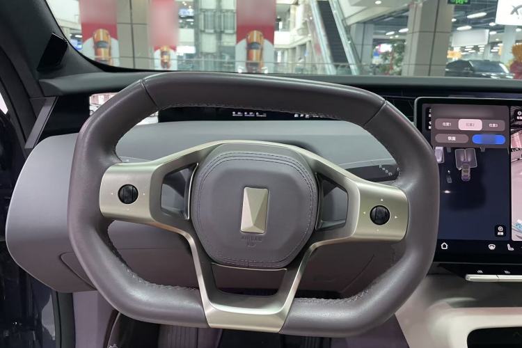 Used  12 2025 Ultra Extended-Range Edition
