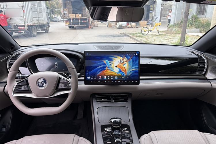 Used BYD Han 2025 DM-i Intelligent Driving Edition 125KM LiDAR Flagship Model
