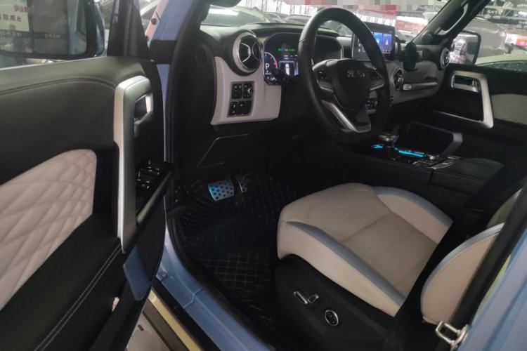 Used Beijing Auto BJ40 2023 2.0D Automatic Four-Wheel Drive Blade Hero Edition Adventurer Type
