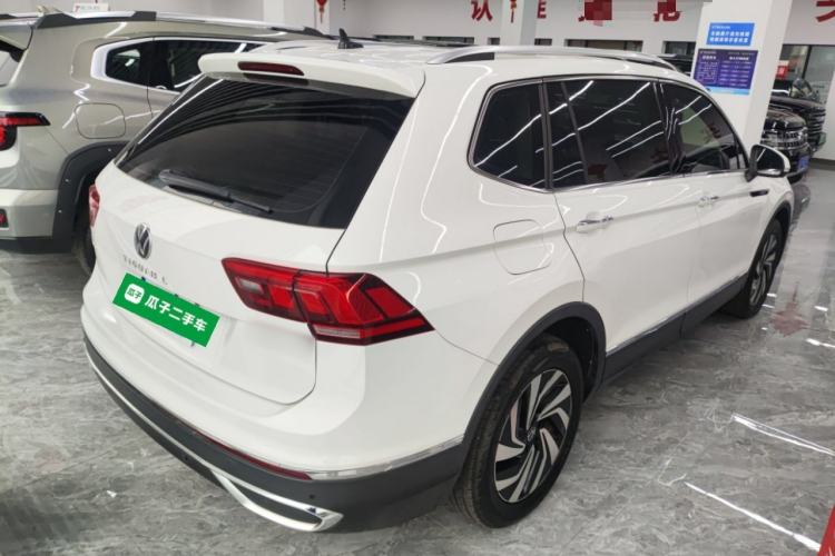 Used Volkswagen Tiguan L 2023 300TSI Automatic Two-Wheel Drive Smart Edition
