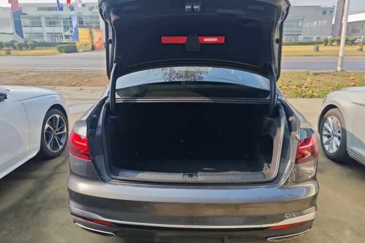 Used Audi A4L 2022 40 TFSI Fashion Dynamic Model
