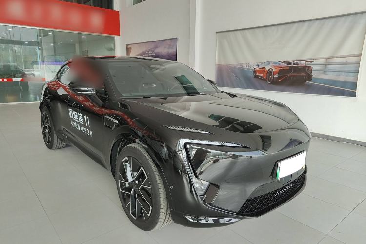 Used  11 2025 Ultra Extended-Range Edition
