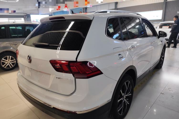 Used Volkswagen Tiguan L 2020 330TSI Automatic Two-Wheel Drive Smart Luxury Edition China VI Standard

