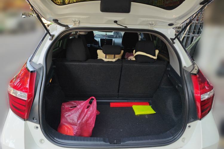 Used Toyota YARiS L 2019 1.5E CVT Dynamic Edition China VI compliant
