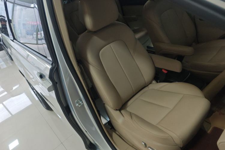 Used Buick GL8 New Energy 2025 Lu Shang Smart Enjoyment Edition 7-Seater
