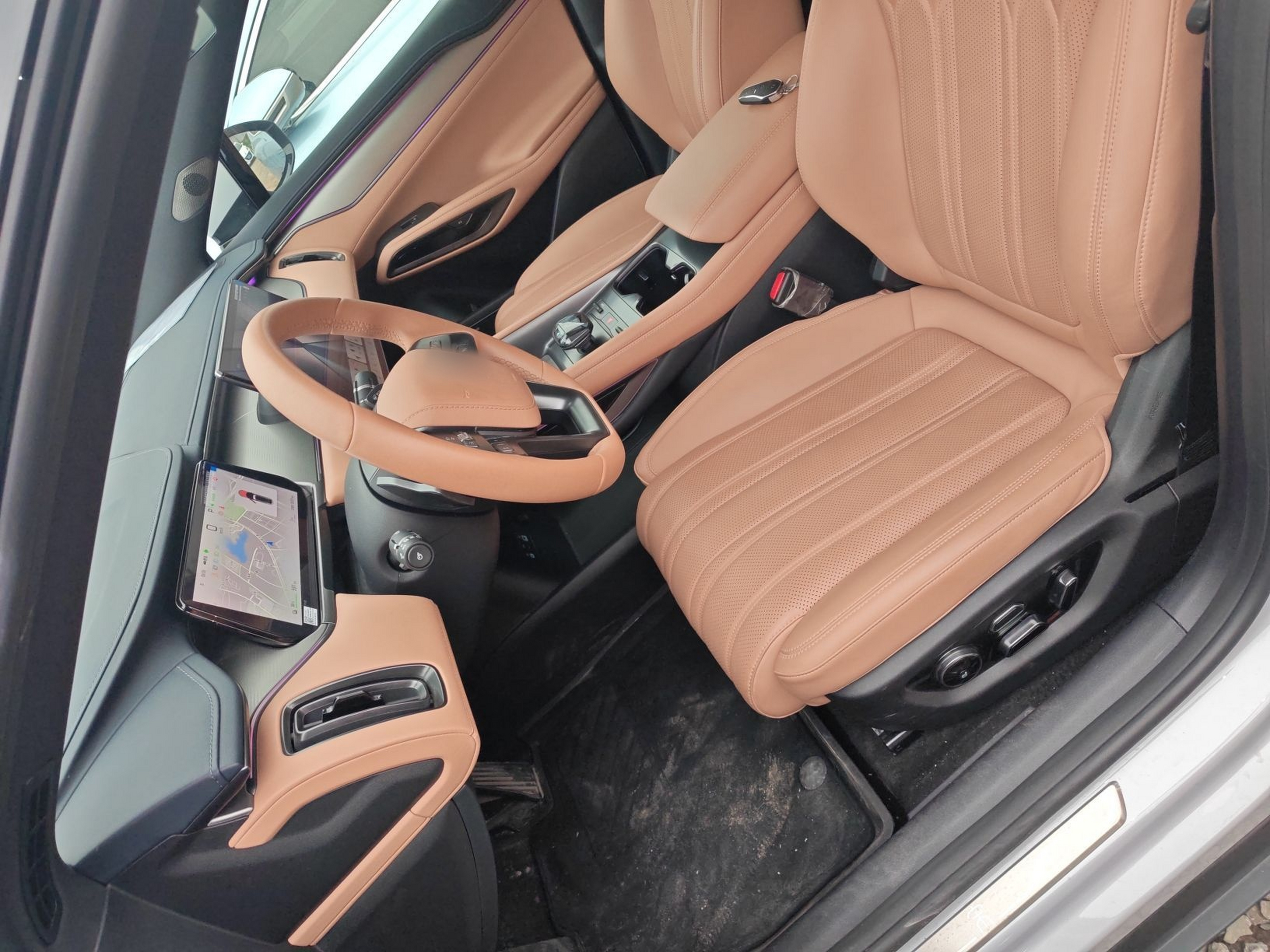 Переднее сиденье в автомобиле