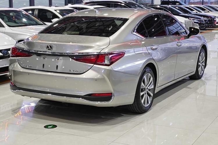 Used Lexus ES 2018 200 Excellence Edition China V Standard
